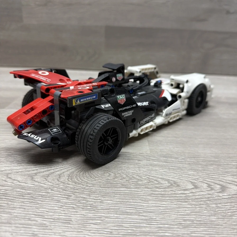 Lego Technic 42137‎ Formula E Porsche 99X Electric NO INSTRUCTIONS Assembled